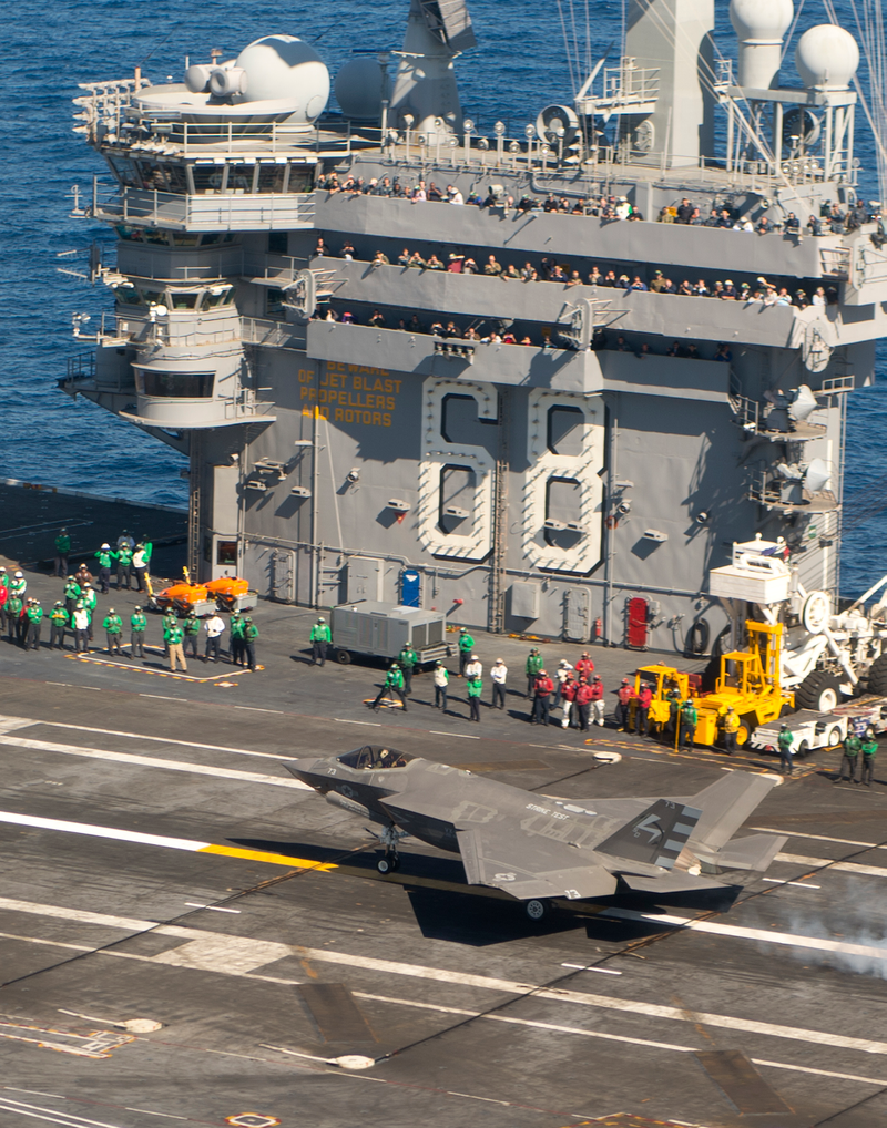 Illustration for article titled Espectaculares imágenes del F-35C en pruebas sobre un portaaviones